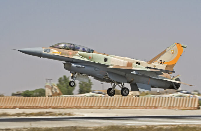 Aviaţia israeliană a reluat atacurile asupra Fâşiei Gaza