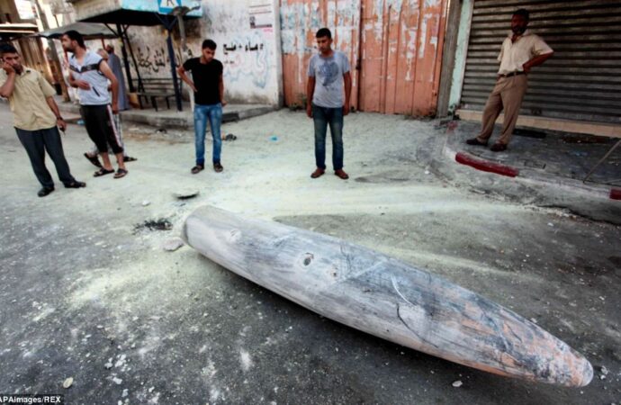 Israeli bombs kill 100 Gazans in single day