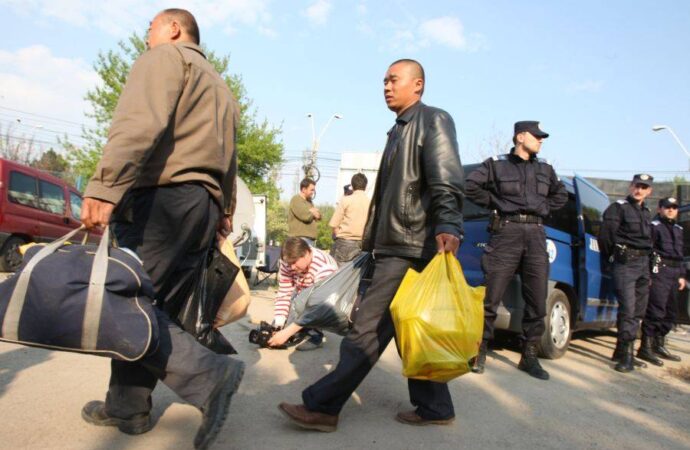 Migranţi opriţi la graniţă. Cele nouă persoane sunt din Iran şi Afganistan