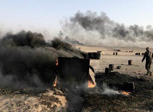 Islamic State crisis: US hits IS oil targets in Syria