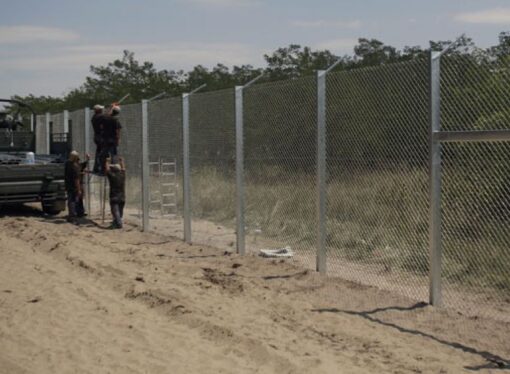 O noua ruta de migratie ocoleste gardul ridicat de autoritatile maghiare in calea imigrantilor