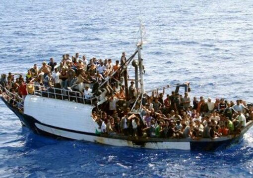 Peste 1.000 de imigranți salvați în week-end în Marea Mediterană