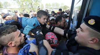 Aproximativ 29.000 de imigranţi au sosit în Croaţia în mai puţin de o săptămână