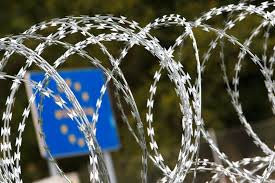 Ungaria demonteaza gardul de sârmă ghimpată de la frontiera cu Slovenia