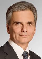 Werner Faymann – Cancelarul Austriei afirma ca actuala criza a  refugiatilor ar putea destrama Uniunea Europeana