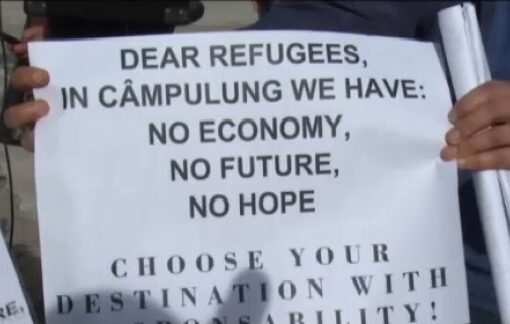 Protest anti-refugiaţi într-un oraş din România: ‘No economy, no future, no hope’