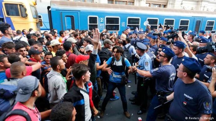 Criza refugiaţilor. UE schimbă cotele obligatorii cu procentele obligatorii. România va primi încă 20.000 de refugiaţi