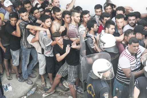 Slovenia nu mai face faţă fluxului de imigranţi. „A cerut deja altor state membre UE unităţi de poliţie”