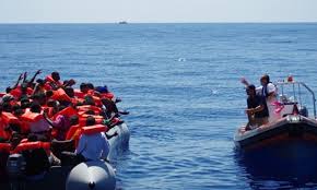 Paza de coastă spaniolă a salvat mai mulţi imigranţi din apele Mediteranei. Alte 40 de persoane sunt date dispărute