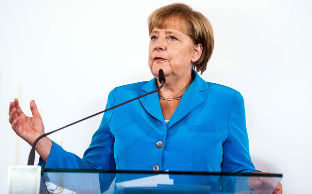 Merkel: Trebuie să reducem afluxul de imigranţi şi să menţinem libera circulaţie în cadrul Uniunii Europene
