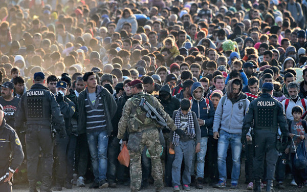 Peste un milion de refugiati au intrat in Europa in 2015. Cati dintre ei au murit pe drum: “Migratia trebuie sa fie legala”