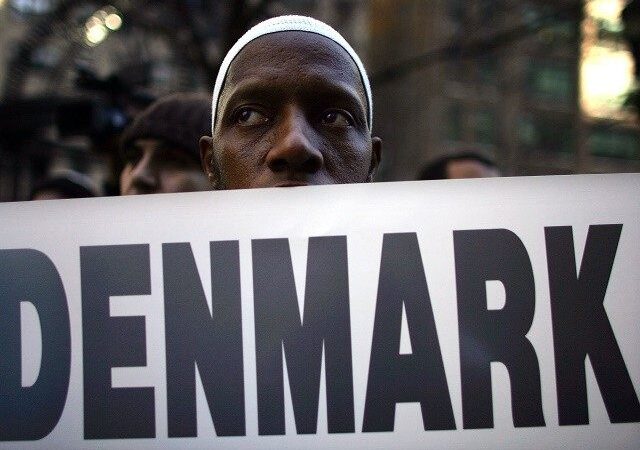 Polemică în Danemarca. Guvernul vrea să le confişte refugiaţilor banii şi bunurile de valoare, la intrarea în ţară
