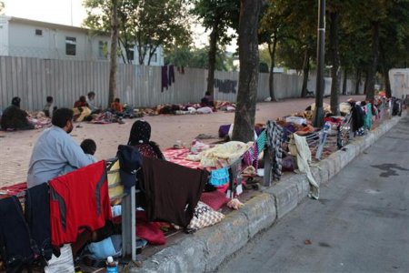 Numărul imigranţilor ajunşi în Grecia a scăzut în noiembrie, în contextul în care UE pregăteşte controale mai stricte