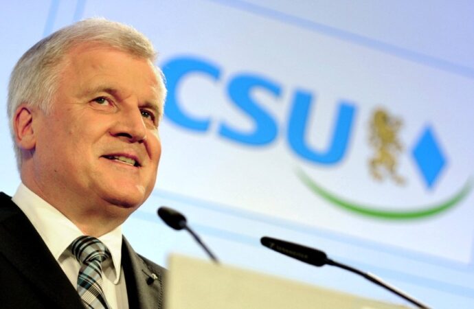 Aliatul bavarez al Angelei Merkel insistă asupra plafonării numărului de imigranţi primiţi de Germania