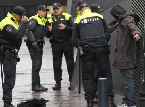 Proteste violente anti-imigranţi în Olanda