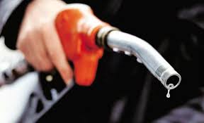 Germania vrea să impună taxă pe carburant în toate ţările UE pentru finanţarea cheltuielilor cu refugiaţii