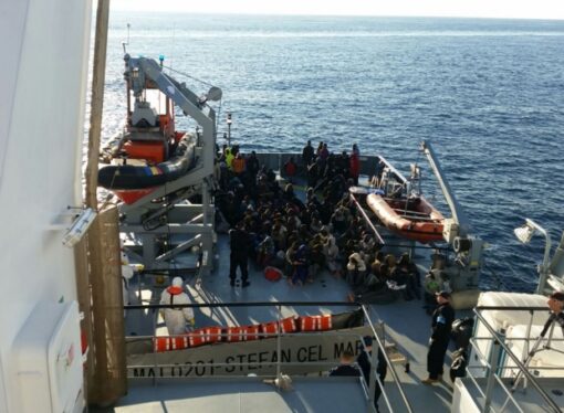 119 migranţi, salvaţi pe Mediterana de o navă românească