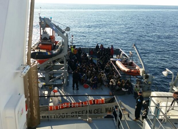 119 migranţi, salvaţi pe Mediterana de o navă românească
