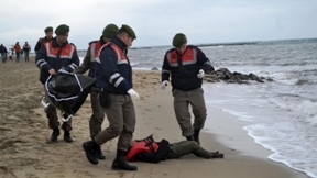 Autorităţile turce au găsit cadavrele a 34 de emigranţi, pe coasta Mării Egee. Se caută supravieţuitori