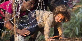 Slovacia solicită revizuirea sistemului cotelor obligatorii de imigranţi