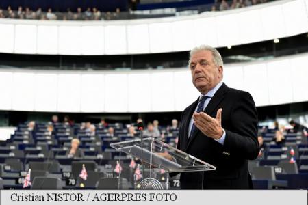 UE are nevoie de centre de reţinere şi de repatriere pentru imigranţi (comisar european)