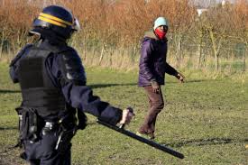 Revolta in Belgia. Peste 100 de imigranti s-au batut dupa ce cativa barbati au atacat o fata pentru ca nu purta esarfa pe cap