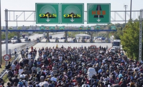 Mai multe state vor să îşi închidă frontierele pentru imigranţi