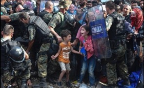 Decizia Comisiei Europene aruncă în aer cotele de migranţi