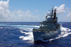 Nave militare NATO au ajuns in Marea Egee, pentru interceptarea ambarcatiunilor cu imigranti