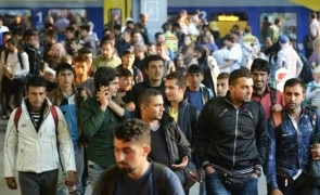 Austria dă lecţii Germaniei în privinţa plafonării numărului de migranţi