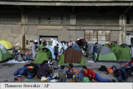 Comisia Europeană continuă să forţeze statele UE să primească refugiaţi