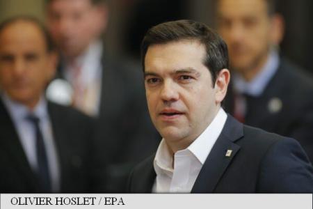 Alexis Tsipras îi cere Angelei Merkel să grăbească desfăşurarea de experţi pentru acordul privind migraţia