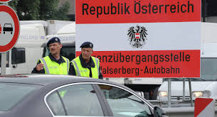 Austria anunţă că închiderea rutei balcanice pentru imigranţi este permanentă