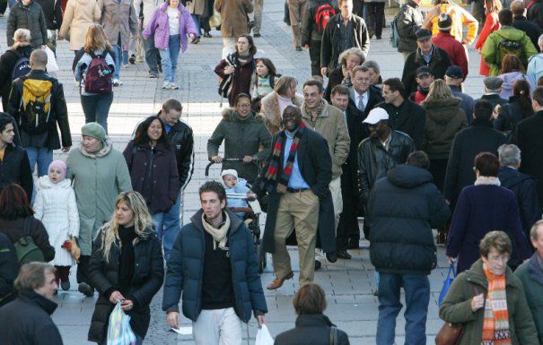 Germania îşi majorează cheltuielile bugetare, pe fondul afluxului de imigranţi