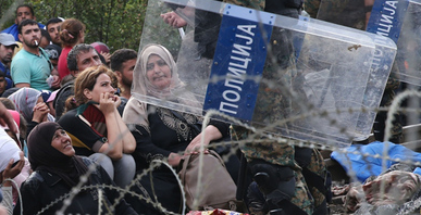 Circa 13.000 de imigranţi clandestini sunt blocaţi în nordul Greciei
