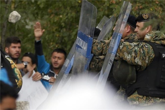 O ţară europeană şi-a ÎNCHIS complet graniţele pentru imigranţi