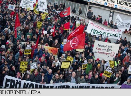 Mii de persoane au manifestat în mai multe oraşe europene în favoarea imigranţilor după acordul UE-Turcia