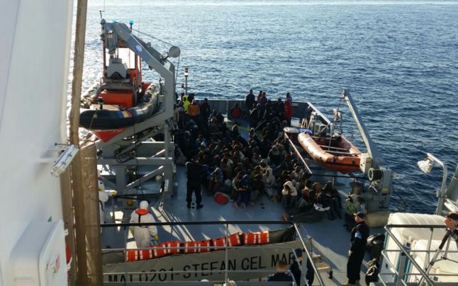 Câţi bani face mafia refugiaţilor: sume uriaşe plătite de imigranţi călăuzelor ca să scape de război