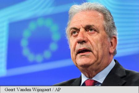 Comisarul european pentru migraţie: Acordul UE-Turcia privind refugiaţii a început bine