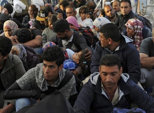 UE mizează pe vecinii Afganistanului pentru a evita o altă criză a migranților / ONU se așteaptă la jumătate de milion de migranți afgani