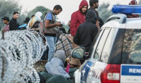 Zeci de imigranţi au reuşit să intre în Macedonia
