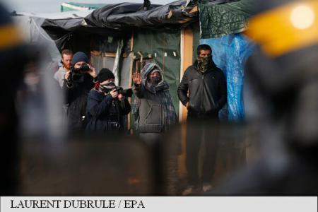 Statul francez va finanţa funcţionarea unei noi tabere pentru migranţi în nordul ţării
