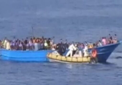Cel puţin 150 de migranţi sirieni salvaţi în largul Siciliei