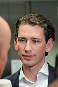 Austria: Ministrul de externe propune trierea migranţilor în insule