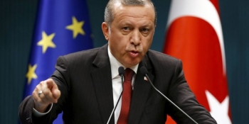 Erdogan a propus organizarea unui referendum în Turcia pe tema aderării la UE. Rezultatul ar putea influenţa acordul UE-Turcia semnat în contextul crizei imigranţilor