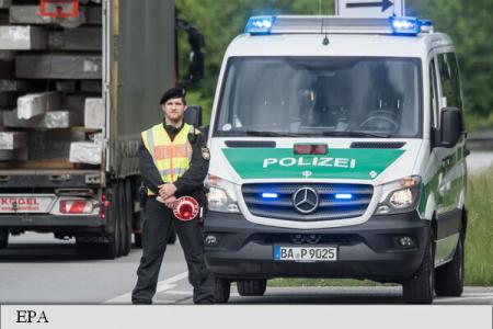 Migrantii ajunsi în Germania au comis ori au încercat sa comita zeci de mii de infractiuni (raport)
