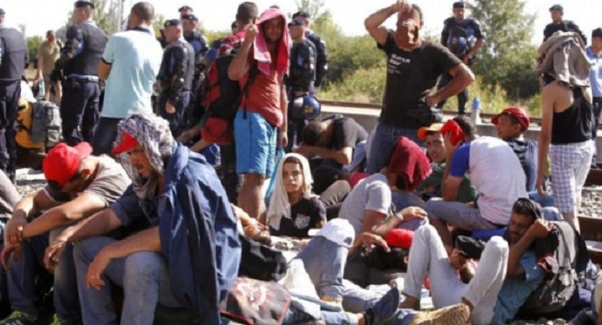 Serbia: Sute de migranti au intrat in greva foamei si au pornit in mars spre Ungaria