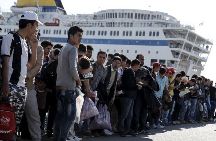 Portul grecesc Piraeus a fost parasit de catre ultimii migranti