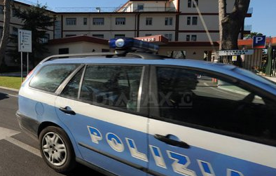Imigrant ascuns într-o valiză, depistat la graniţa Italiei cu Elveţia