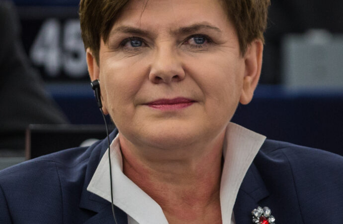 Premierul Poloniei: Politica de migratie trebuie schimbata. Mai mult ajutor umanitar in afara granitelor UE; fara mecanisme de obligare a statelor membre sa primeasca cu forta imigranti